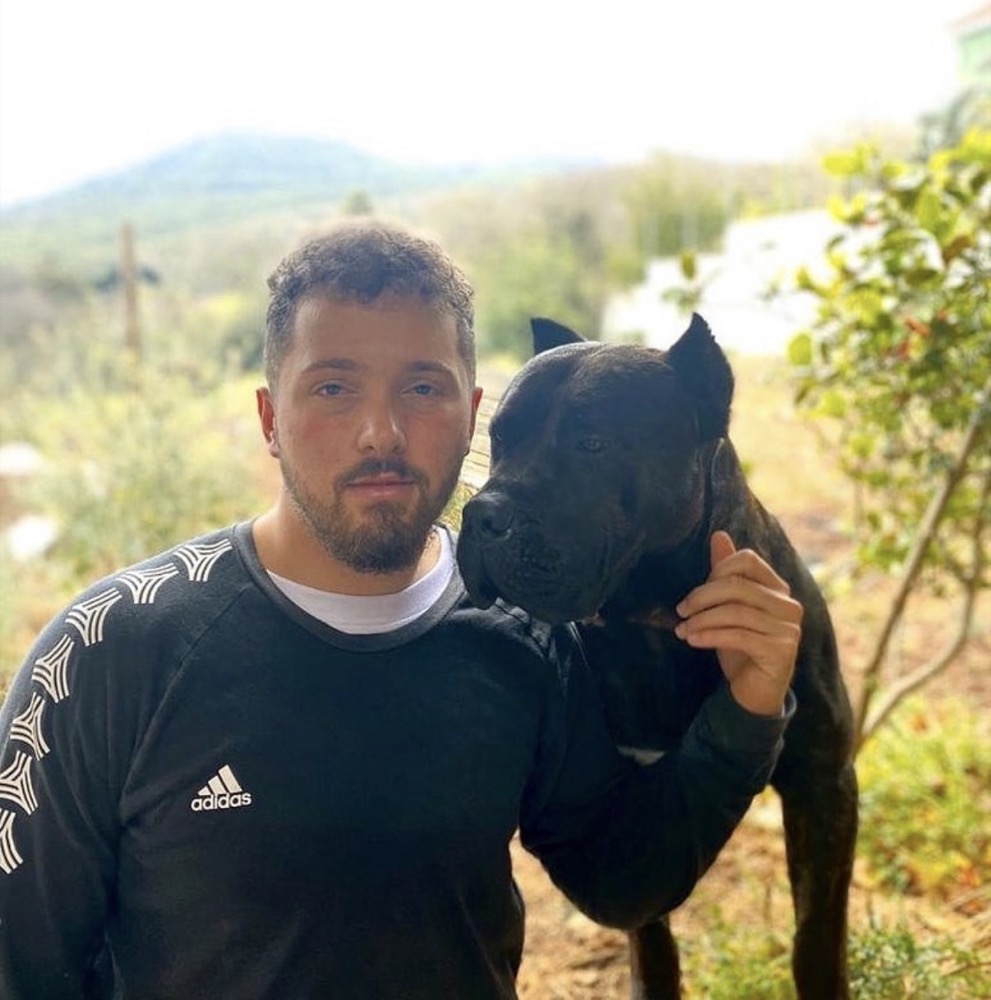 Cliente de Irema Curtó con su Perro de Presa Canario